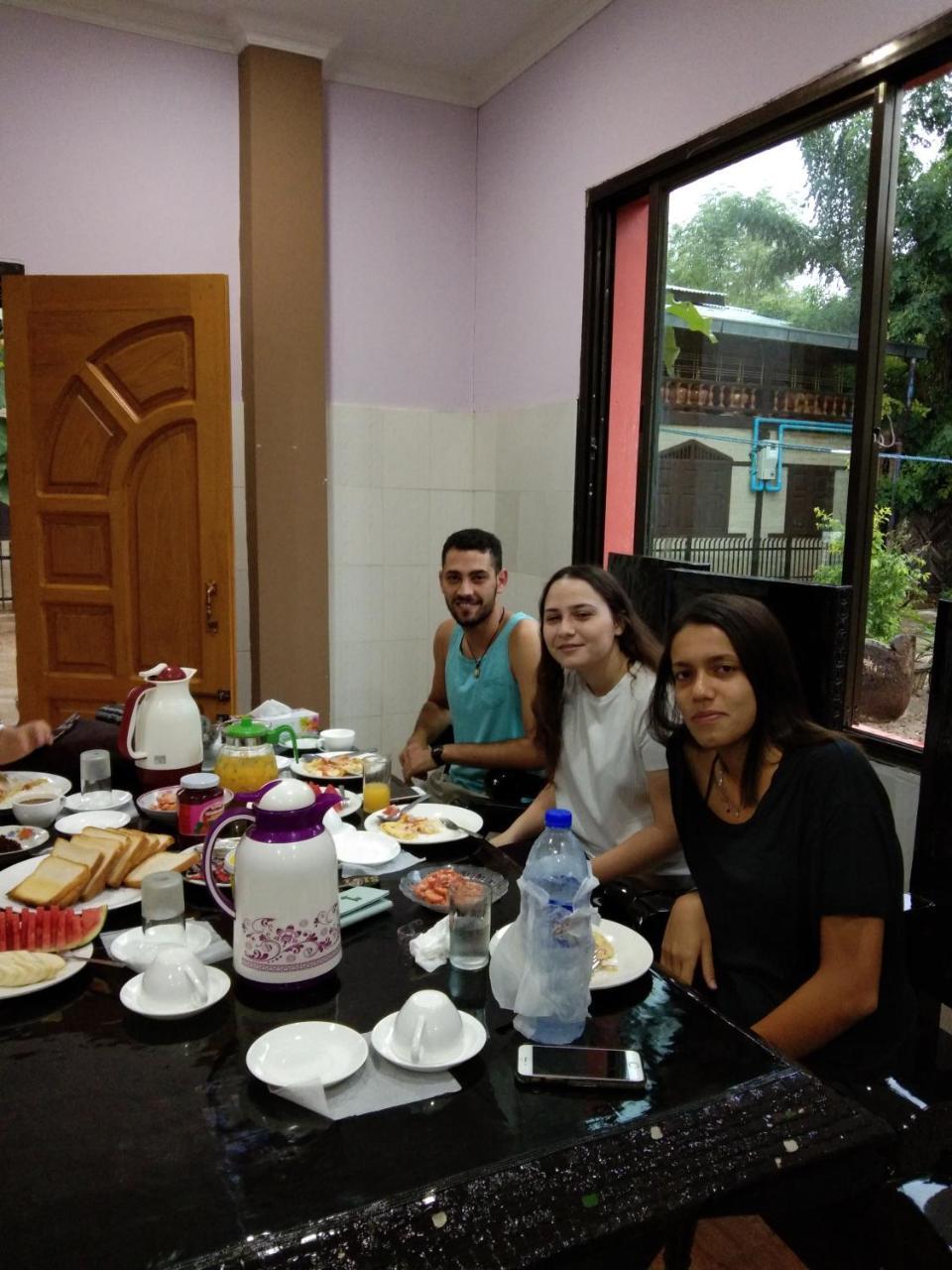 Myint Motel Баган Екстериор снимка